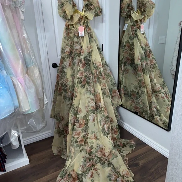 Selkie The Butter Rose In Bloom Bridal Gown with Selkie Gown Zip Bag - Size XL - Picture 10 of 14